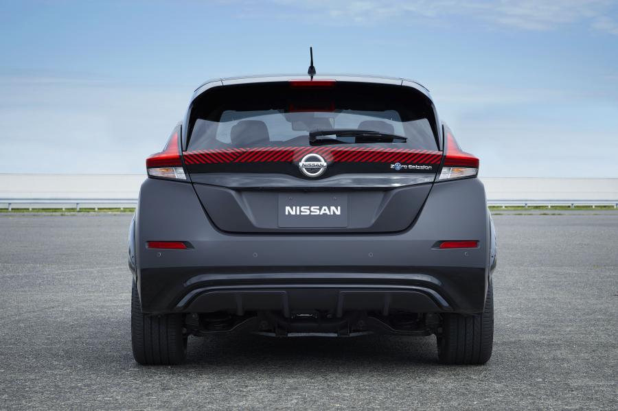  Nissan Leaf All-Wheel-Control Test Сar 2019 года  (фото 17 из 19)